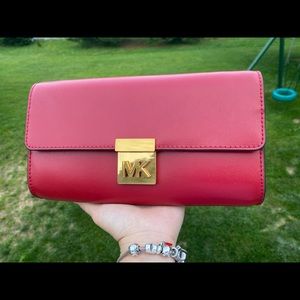 NWT Michael kors Mindy chain crossbody